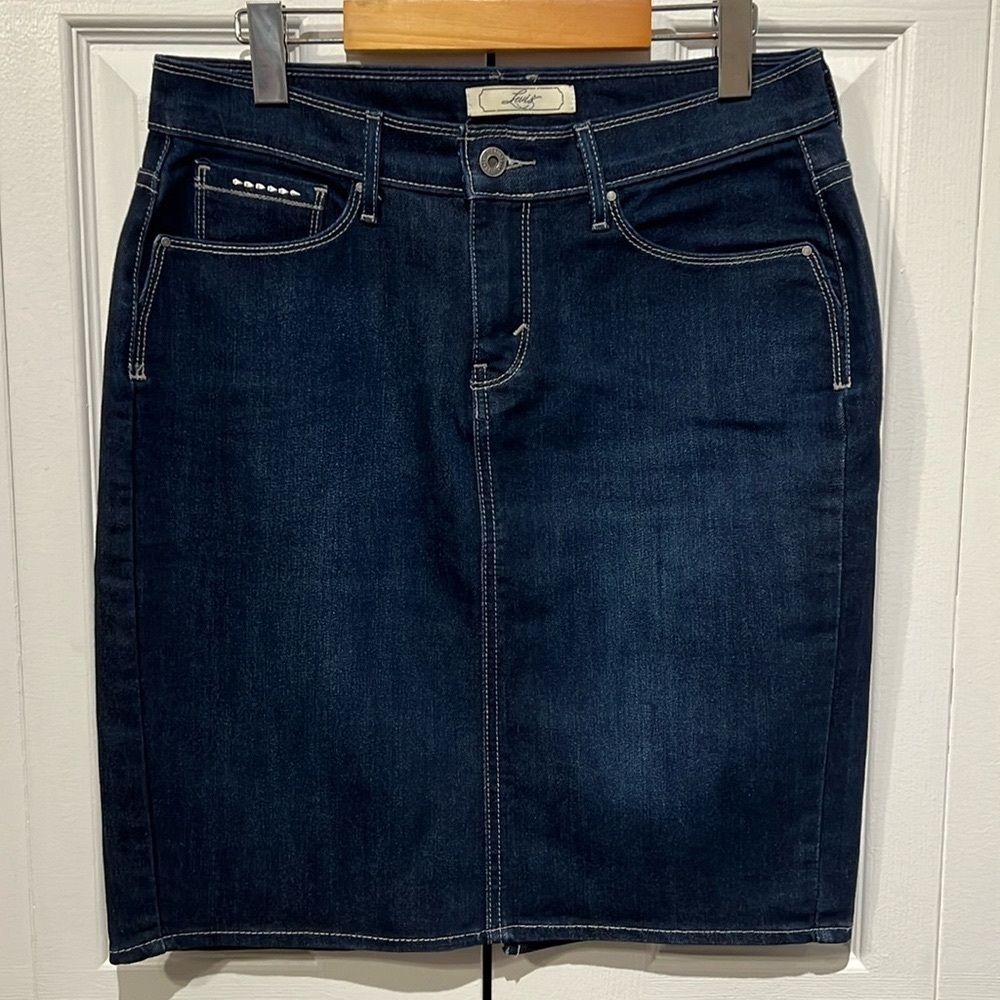 Levi’s Dark‎ Wash Blue Denim Knee Length Jean Skirt Size M/L